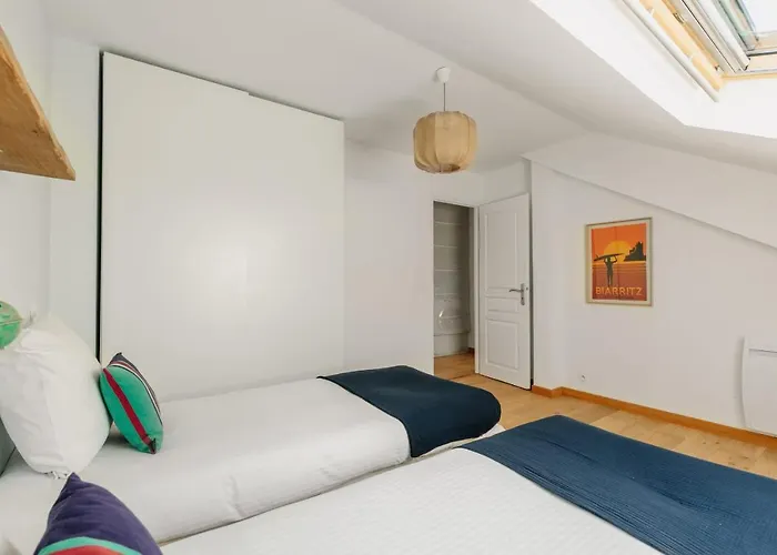 Apartment Little Bibi Terrace - Cote Des Basques And Private Garage *